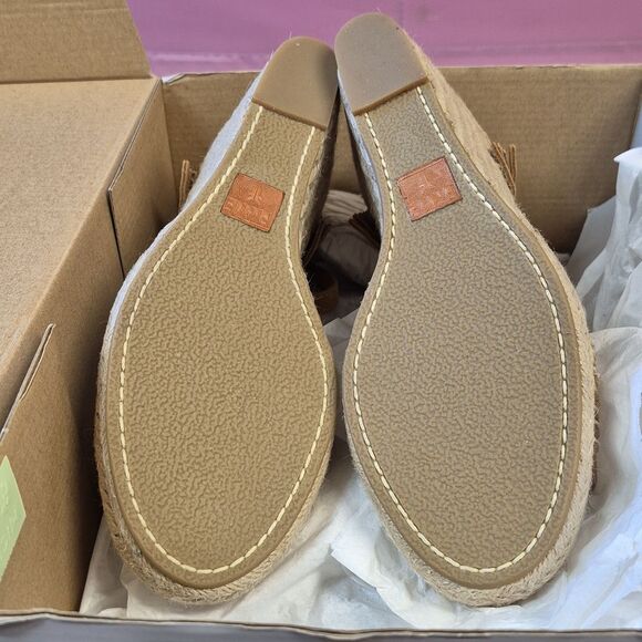 Frye Lila Feather Wedge Women 8M Sand Open Toe Suede Sandal - New - Picture 11 of 11